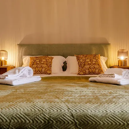 Caldas Charm Getaway - Garden Terrace & Comfort Daire