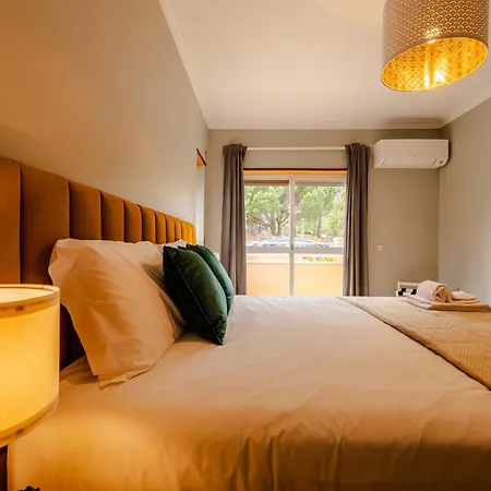 Daire Caldas Charm Getaway - Garden Terrace & Comfort