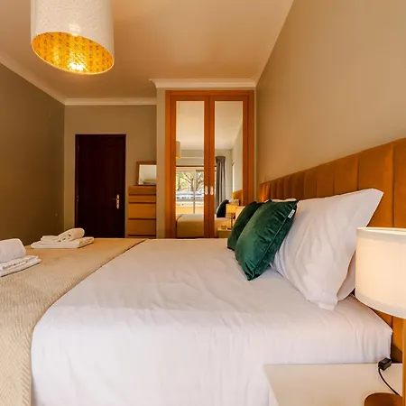 Caldas Charm Getaway - Garden Terrace & Comfort Daire Caldas Da Rainha